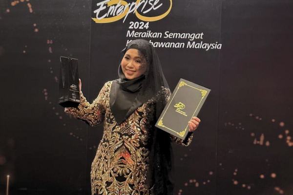 E50 AWARD 2 E50 AWARD 2