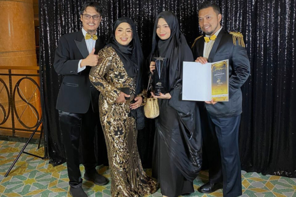 E50 AWARD 3 E50 AWARD 3