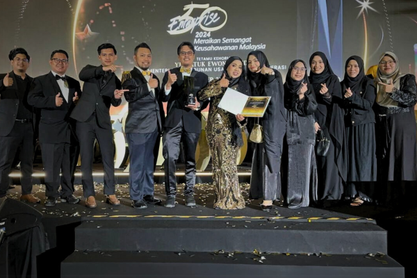 E50 AWARD 4 E50 AWARD 4